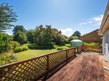 Small Home with Great Gardens