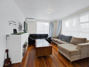 COMPACT COMFORT WITH PLENTY TO LOVE