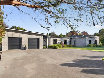 Exceptional Lansdowne Residence!