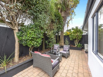 Spacious Living, On The Park