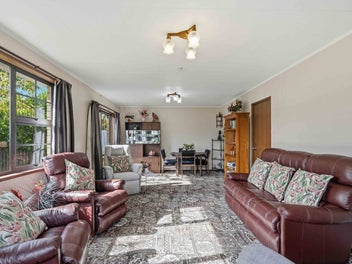Easy Living in the Heart of Windsor!