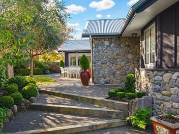 Timeless Elegance in a Prestigious Waikanae Settin