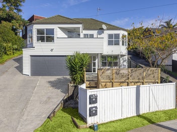 Elevated, Sun-Soaked Home in Prime Remuera