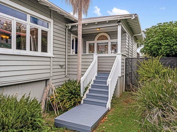 Timeless Character on 717sqm in a Quiet Cul-de-Sac
