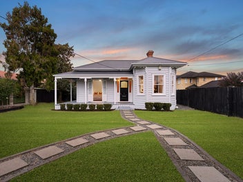 PRICED WELL UNDER CV - ACT NOW!