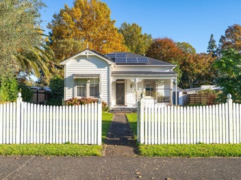 Classic beauty on a 1/4 acre