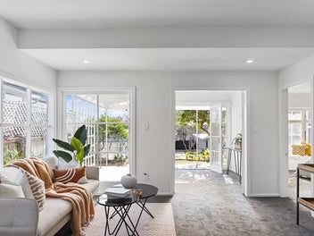 Renovated Coastal Living, 2 Bedrooms + Studio!