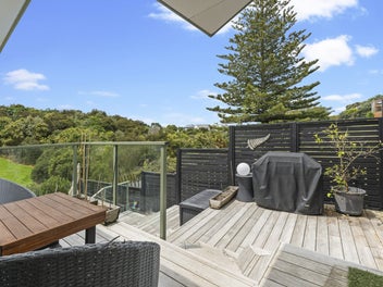 FREEHOLD PARKSIDE OASIS