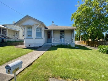 Image 1 of 7
