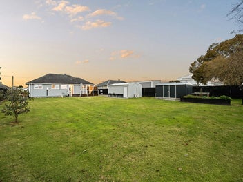 Renovated, Double Glazed & Studio Included!