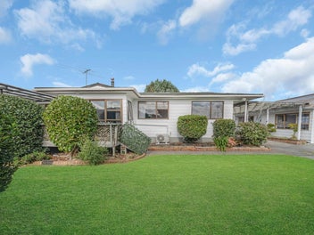Live in one, rent the other! Smart buying star...