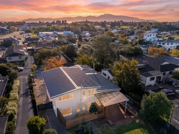 Act fast - Great Value in Raumati Beach!