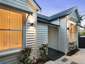 Timeless charm| Perfect entry/downsize!