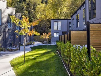 365VA Freehold with Views next to Coronet Skifield