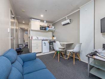 Cheap, Cheerful & Charming with CAR PARK
