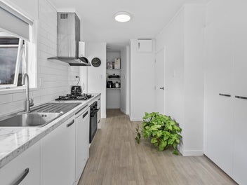 Stylish, Renovated & Ready to Enjoy