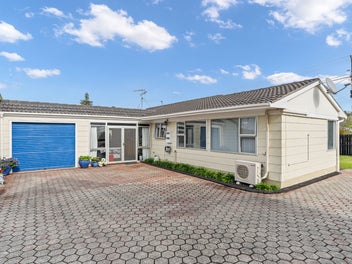 Stylish, Renovated & Ready to Enjoy