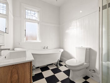 1019sqm-Restore or Redevelop?