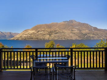 Hidden Lodge: Boutique Bed & Breakfast Opportunity