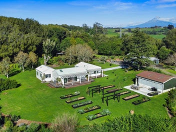 ARCHITECTURAL EXCELLENCE, SOUGHT AFTER LOCATION