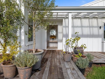HOUSE AND GARDEN