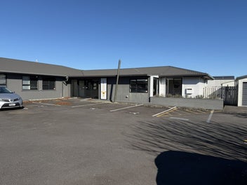 Image 1 of 6