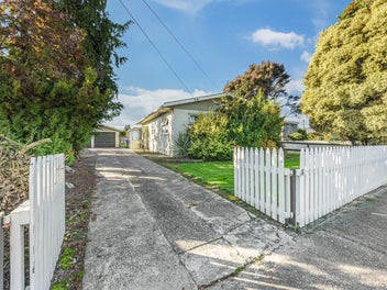 Gardens, Garaging & Great Bones