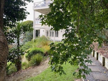 Image 1 of 6