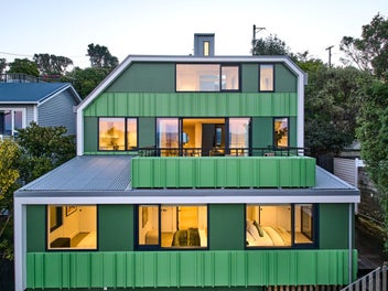 New Parsonson home with harbour views