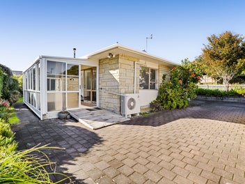STRANDON TOWNHOUSE