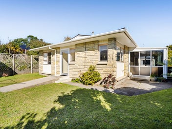 STRANDON TOWNHOUSE