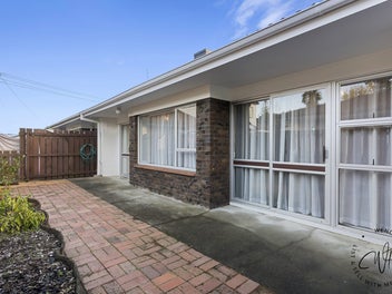 Smart Buying Starts Here! $579,000