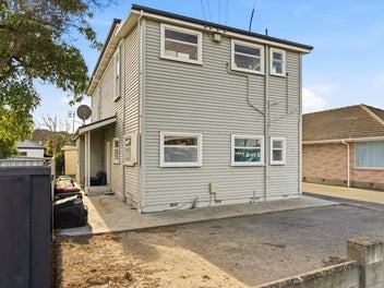 Investor Alert - One Roof, Four Incomes!