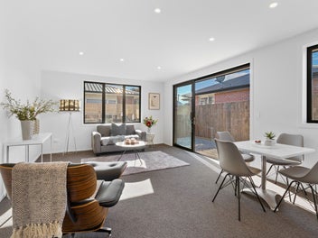 Brand new living with low-maintenance appeal
