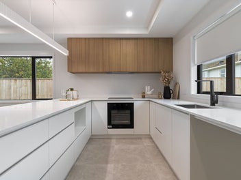 Fresh and calm living in a brand new build