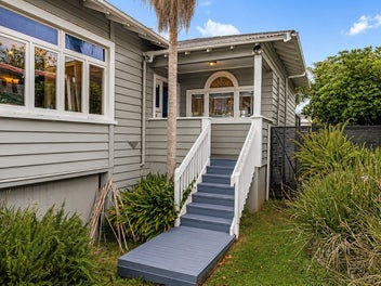 Timeless Character on 716sqm in a Quiet Cul-de-Sac