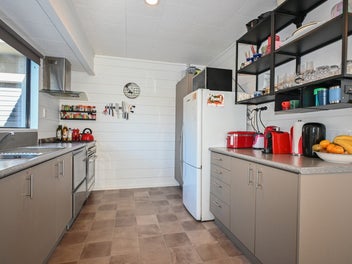 UNDER CONTRACT - Sunny and secure
