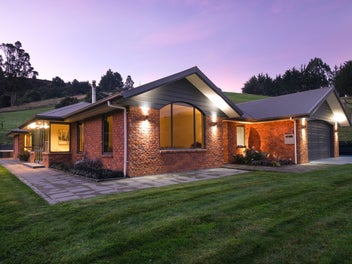 Country serenity,city convenience.