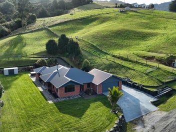 Country serenity,city convenience.