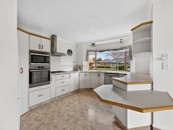 A Prime Location | Knighstbridge Taradale