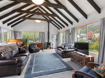 Easy Living in the Heart of Ngaio
