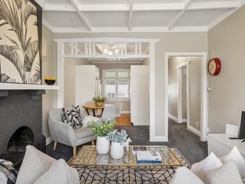 1920s Character Apartment in DGZ