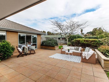 Spacious Single Level Brick in Waterways