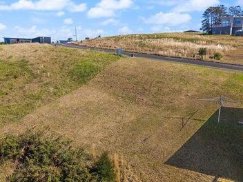 Coastal Convenience Meets Subdivision Quality