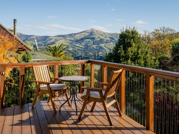 Sea Views and Sunshine in Ngaio Grove
