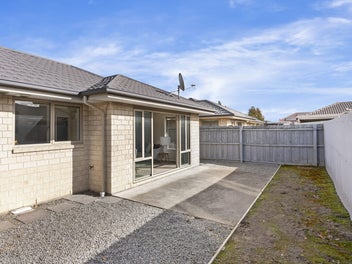 Estate Sale - Over 60's Gem in Hei Hei