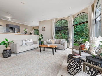 Private Oasis on Approx 1370sm, Must Sell!