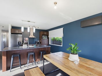 MODERN, APPEALING & THE SHED!