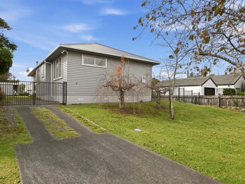 Holiday Home or Just Home - on Kutai
