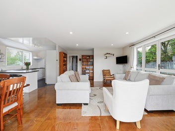Holiday Home or Just Home - on Kutai